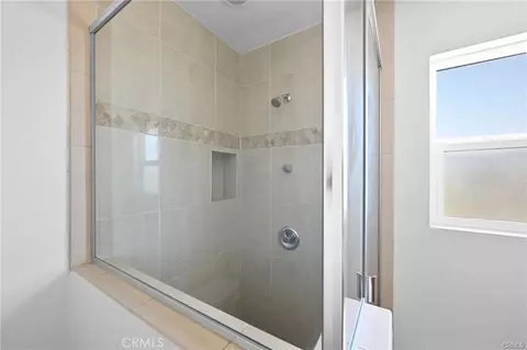 Bath - 426 Grant St, Oceanside, CA 92054 photo 9 of 9