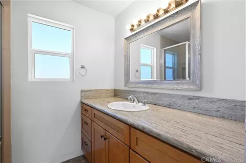 Bath - 426 Grant St, Oceanside, CA 92054 photo 8 of 9