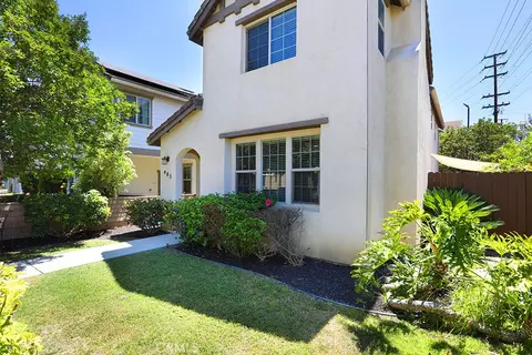 483 Klamath St, Corona, CA 92880