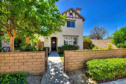 483 Klamath St, Corona, CA 92880