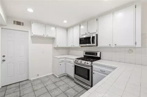 Kitchen - 4502 Lubbock #D, Simi Valley, CA 93063 photo 3 of 5