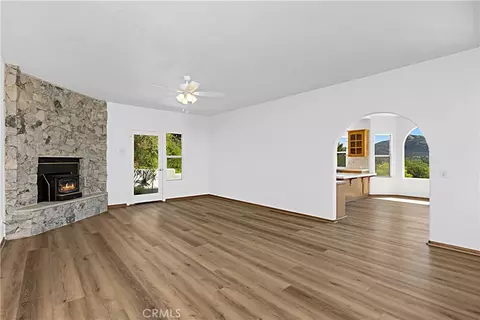 Living - 16262 Oak Spgs, Ramona, CA 92065 photo 2 of 8