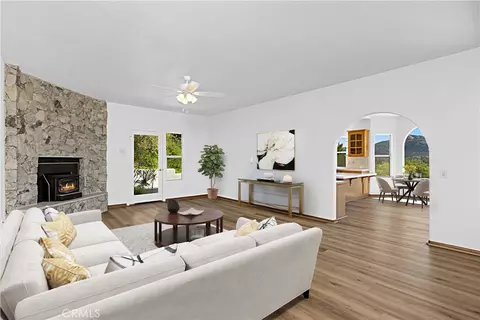 Living - 16262 Oak Spgs, Ramona, CA 92065 photo 3 of 8