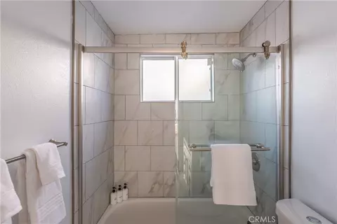 Bath - 55780 Tracy Blvd, Yucca Valley, CA 92284 photo 5 of 6