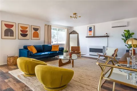 Living - 55780 Tracy Blvd, Yucca Valley, CA 92284 photo 2 of 3