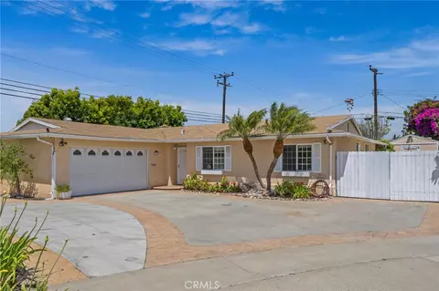 8501 Orinda Cir, Huntington Beach, CA 92647