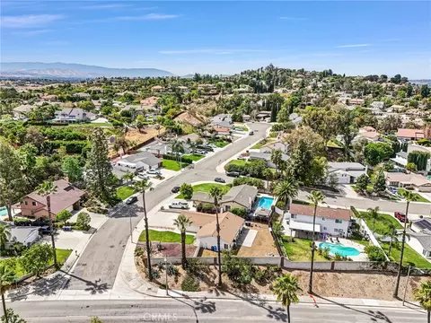 View/Area - 2111 Whitestone Dr, Riverside, CA 92506 photo 17 of 18