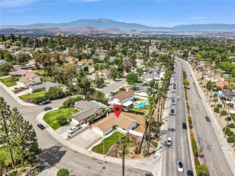 View/Area - 2111 Whitestone Dr, Riverside, CA 92506 photo 14 of 18
