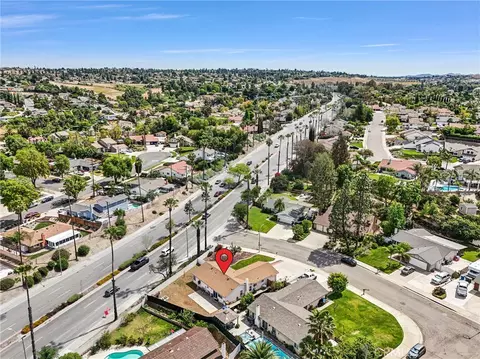 View/Area - 2111 Whitestone Dr, Riverside, CA 92506 photo 6 of 18