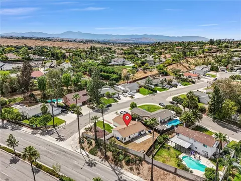 View/Area - 2111 Whitestone Dr, Riverside, CA 92506 photo 8 of 18