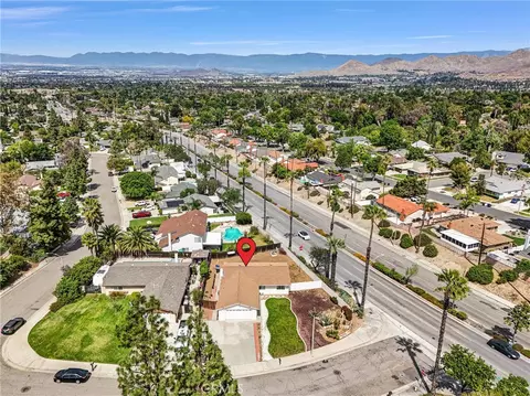 View/Area - 2111 Whitestone Dr, Riverside, CA 92506 photo 12 of 18