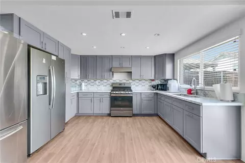 2111 Whitestone Dr, Riverside, CA 92506
