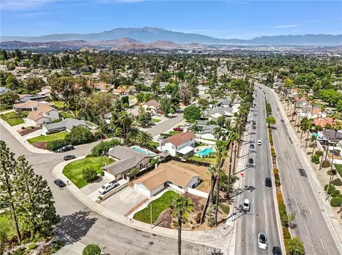 View/Area - 2111 Whitestone Dr, Riverside, CA 92506 photo 13 of 18