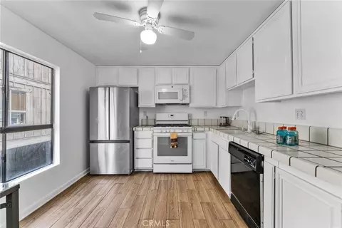 Kitchen - 332 N 5th St, Burbank, CA 91501 photo 1 of 2