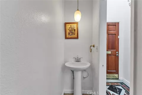Bath - 332 N 5th St, Burbank, CA 91501 photo 1 of 2