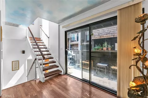 Entry Way - 332 N 5th St, Burbank, CA 91501 photo 1 of 4