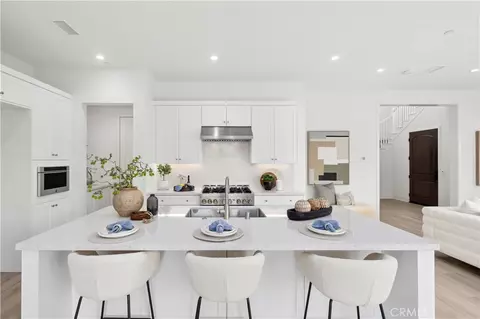Kitchen - 122 Glydon, Irvine, CA 92618 photo 3 of 4