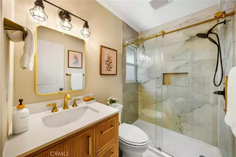 Bath - 883 E Leadora, Glendora, CA 91741 photo 3 of 3