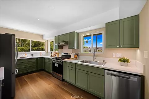 Kitchen - 883 E Leadora, Glendora, CA 91741 photo 2 of 4