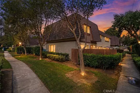 407 N Park Vis #D, Anaheim, CA 92806