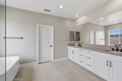 Bath - 16049 Willows Ct, Whittier, CA 90604 photo 3 of 6