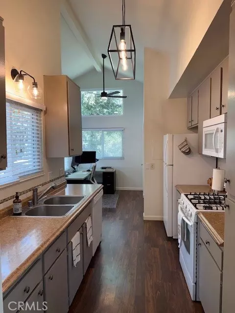 Entry Way - 700 E Lake Dr #52, Orange, CA 92866 photo 1 of 3