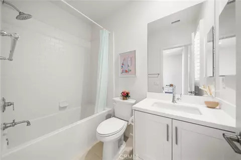 Bath - 246 Canterbury, Irvine, CA 92618 photo 5 of 5