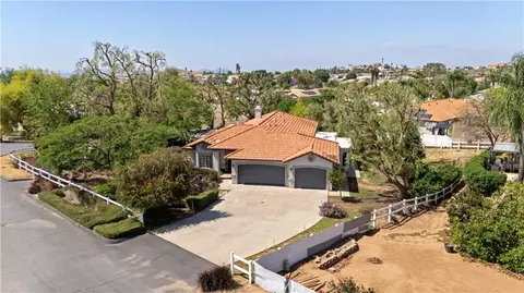 14282 Rock Pl, Riverside, CA 92503