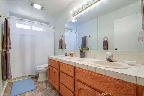Bath - 1880 Blackbird Rd, Wrightwood, CA 92397 photo 3 of 3