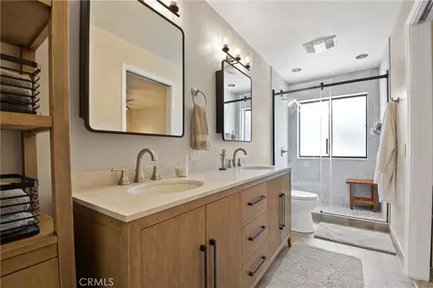 Bath - 1880 Blackbird Rd, Wrightwood, CA 92397 photo 1 of 3
