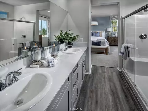 Bath - 28225 Via Somantano, Temecula, CA 92591 photo 2 of 2