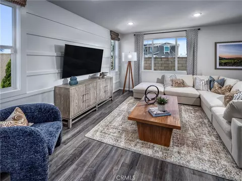 Living - 28225 Via Somantano, Temecula, CA 92591 photo 2 of 2
