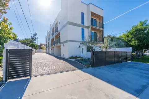 712 N Chestnut Ave, Los Angeles, CA 90042