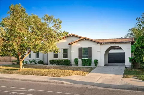 Exterior - 239 Monument Pkwy, Perris, CA 92570 photo 3 of 10