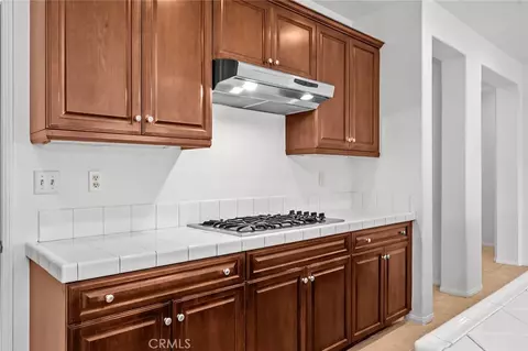 Kitchen - 239 Monument Pkwy, Perris, CA 92570 photo 3 of 4
