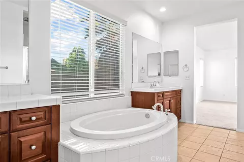 Bath - 239 Monument Pkwy, Perris, CA 92570 photo 2 of 4