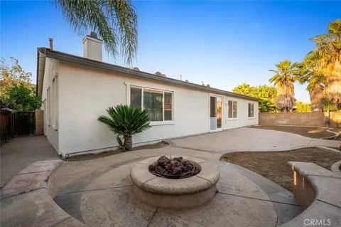 Exterior - 239 Monument Pkwy, Perris, CA 92570 photo 10 of 10