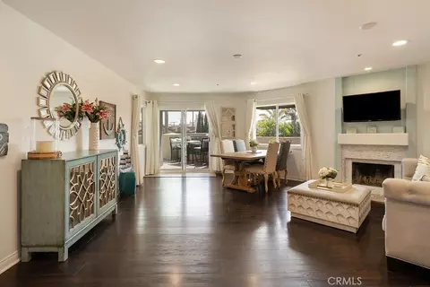 400 Lake #105, Huntington Beach, CA 92648