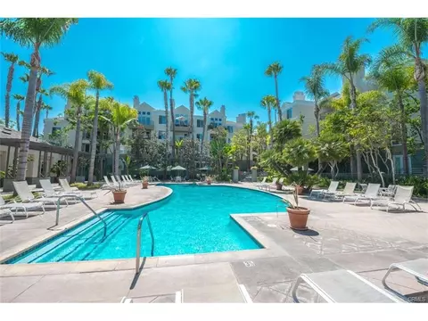 2233 Martin #311, Irvine, CA 92612