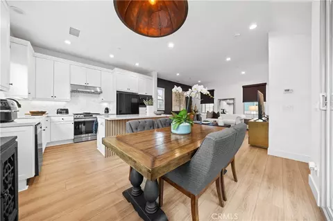 Dining - 89 Kestrel, Irvine, CA 92618 photo 1 of 2