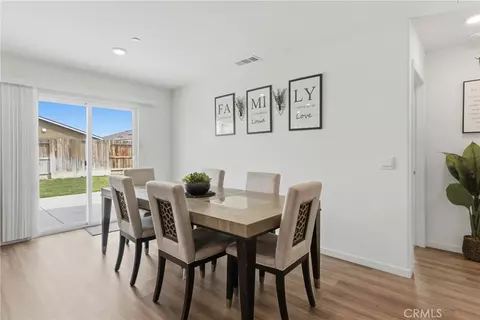 Dining - 8716 Akero, Bakersfield, CA 93307 photo 1 of 2