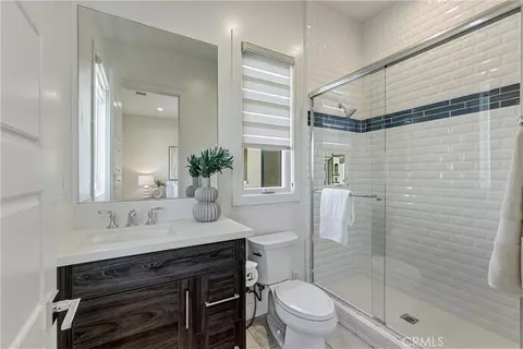Bath - 79 Eider Run, Irvine, CA 92618 photo 5 of 6