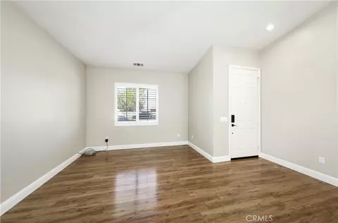 Living - 1198 Canyon Dr W, Tehachapi, CA 93561 photo 2 of 5