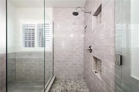 Bath - 1198 Canyon Dr W, Tehachapi, CA 93561 photo 2 of 4