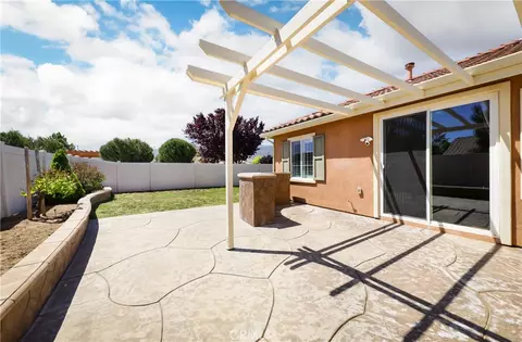Exterior - 1198 Canyon Dr W, Tehachapi, CA 93561 photo 5 of 9