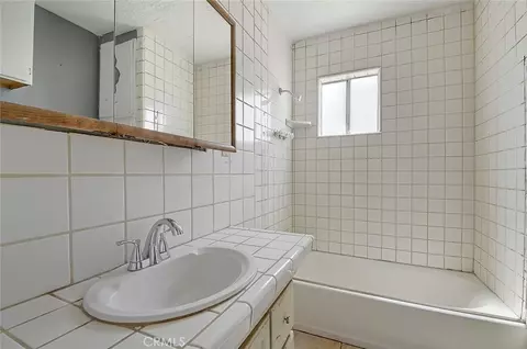 Bath - 351 West St, Upland, CA 91786 photo 2 of 3