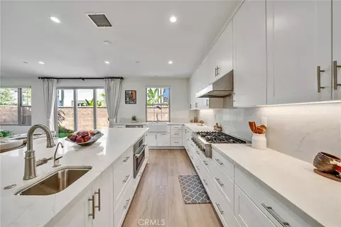 Kitchen - 113 Bouquet, Irvine, CA 92618 photo 4 of 7