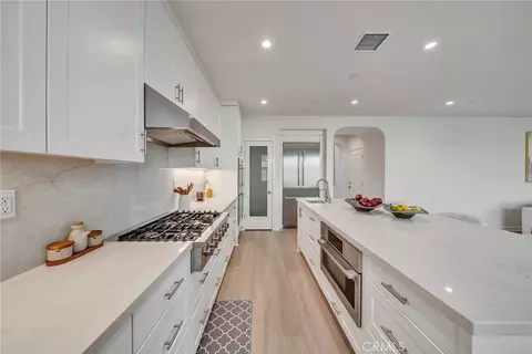 Kitchen - 113 Bouquet, Irvine, CA 92618 photo 6 of 7