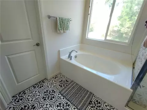 Bath - 11811 Cramer Rd, Yucaipa, CA 92399 photo 6 of 9