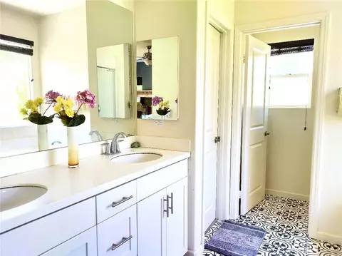 Bath - 11811 Cramer Rd, Yucaipa, CA 92399 photo 2 of 9